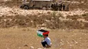 مستوطنون يهاجمون قرى فلسطينية بالضفة ويعتدون على أهلها وجيش الاحتلال يعتقل طفلين في نابلس