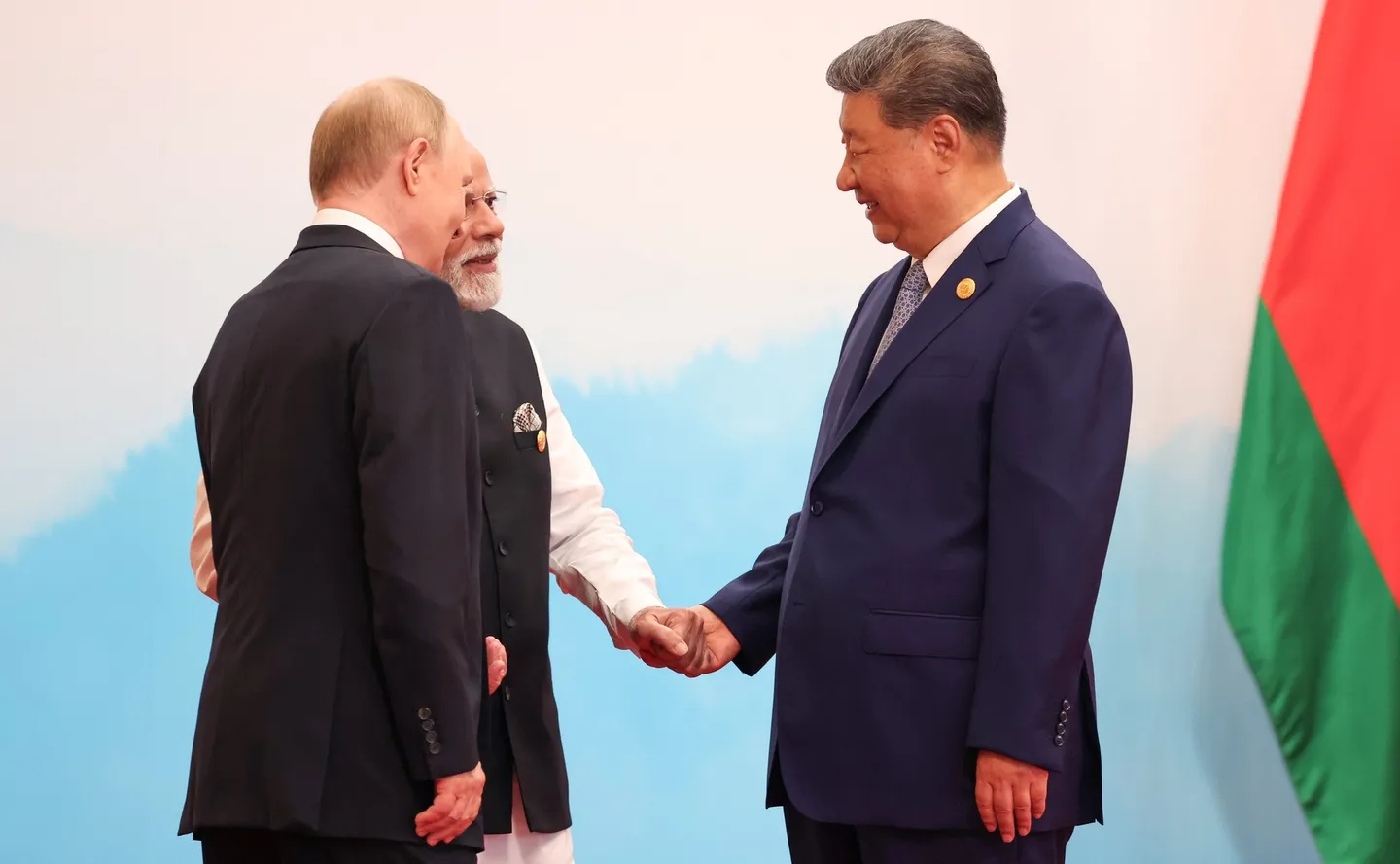 Modi e Putin insieme alla SCO nonostante le sanzioni contro India per il petrolio
