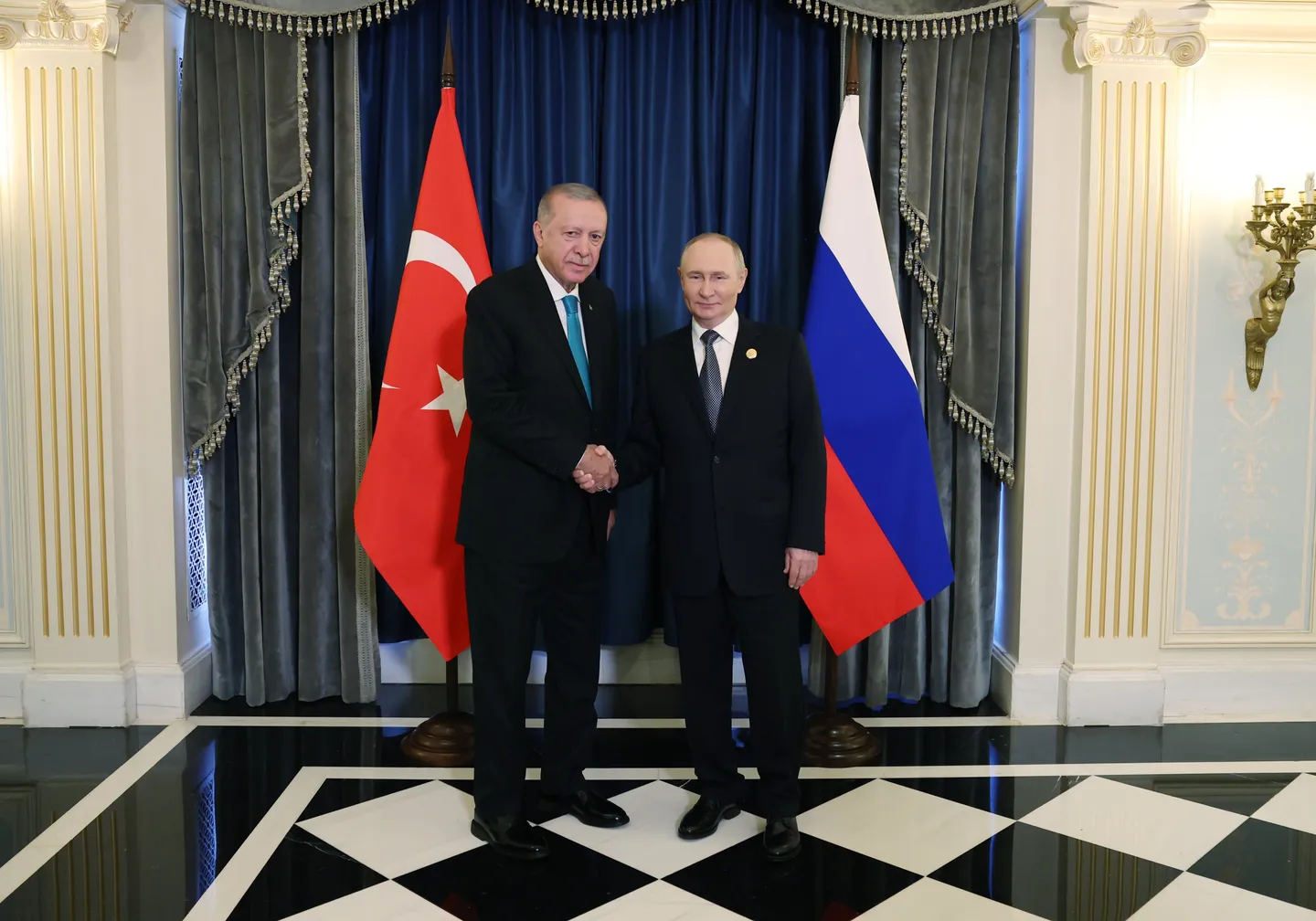 Predsjednici Turkiye i Rusije sastali se na marginama samita SCO-a u Kini