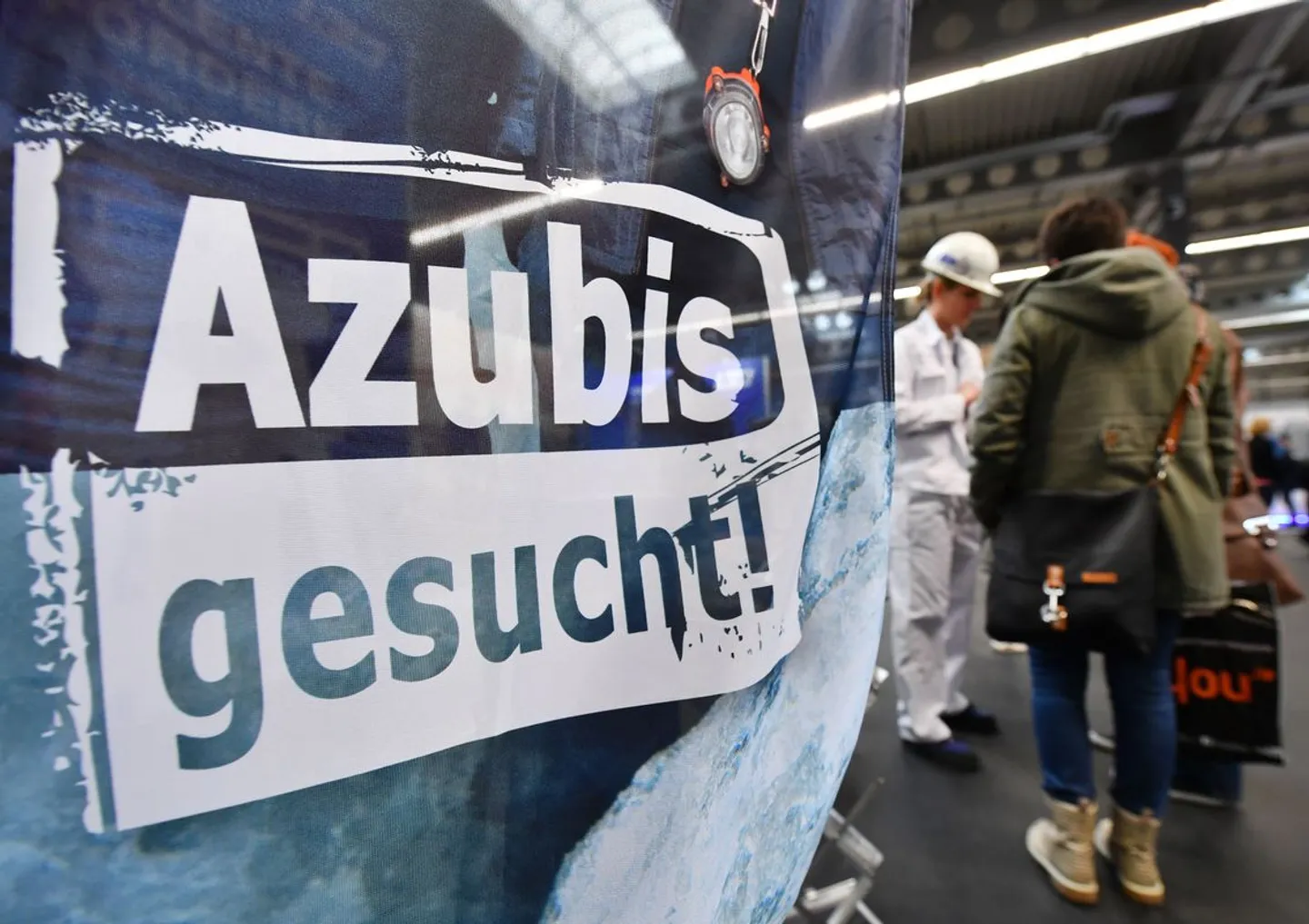 Studie: Unternehmen informieren vor Ausbildung zu wenig
