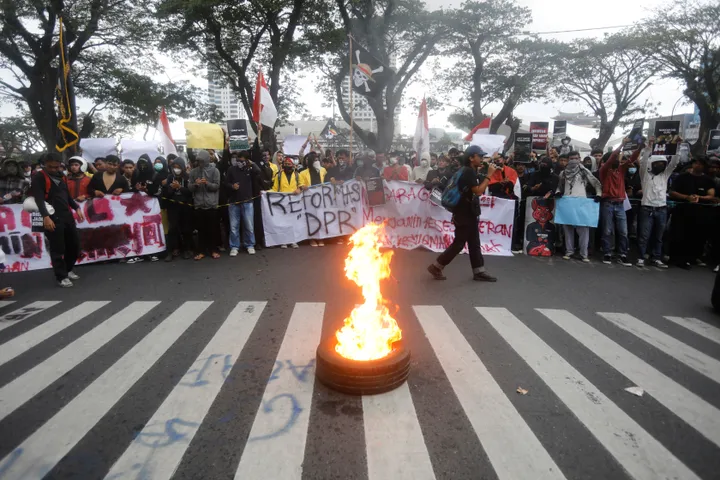 Indonesia protests killed at least 10 people: rights groups
