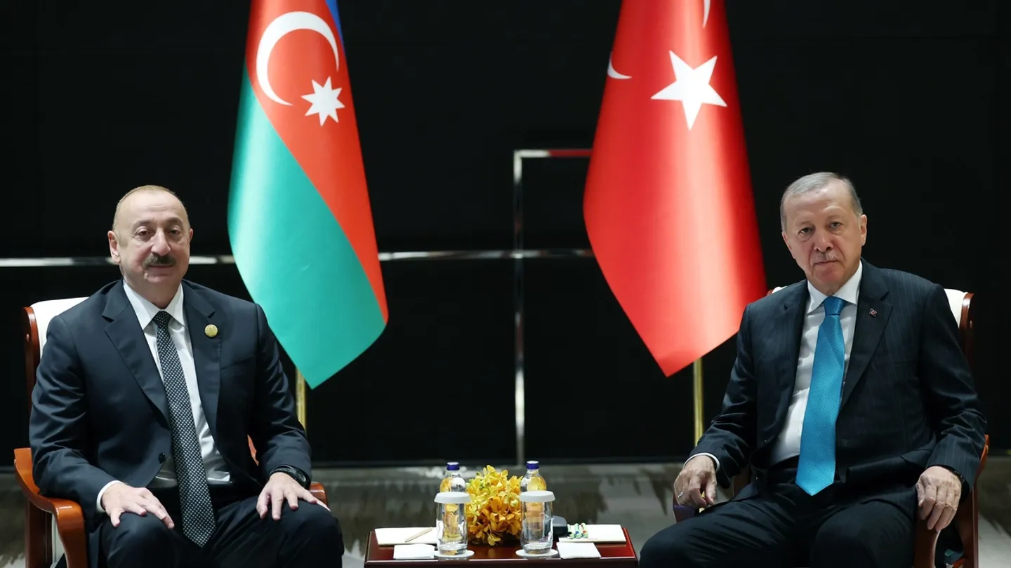Erdogan encontra-se com Aliyev e Pashinyan à margem da Cimeira da OCS na China