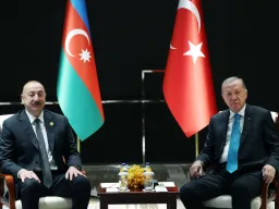 Erdogan encontra-se com Aliyev e Pashinyan à margem da Cimeira da OCS na China