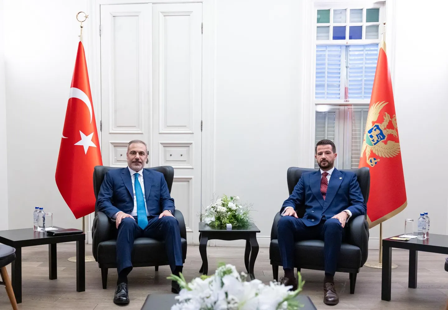 Ministri i Jashtëm turk takohet me presidentin e Malit të Zi