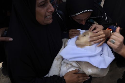غزة تحت النار والجوع.. تحقيق يكشف استهداف القناصة الإسرائيليين للمدنيين عمداً