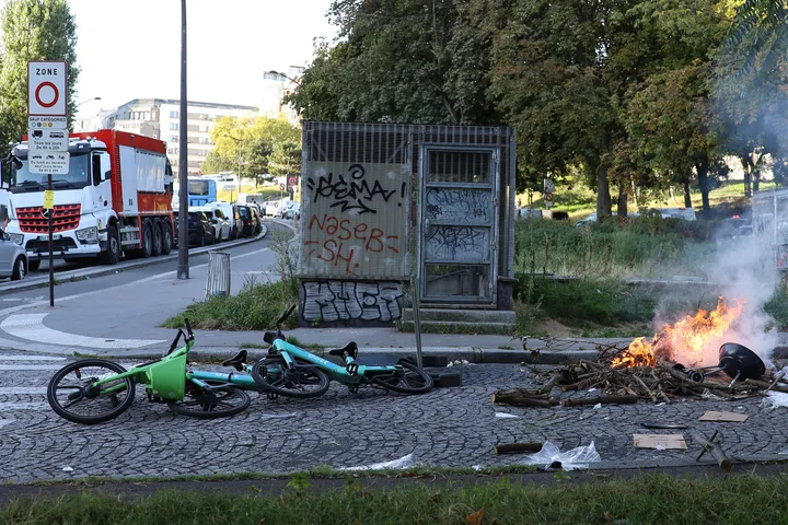 Watu 200 wakamatwa huku waandamanaji wakipambana na polisi mjini Paris