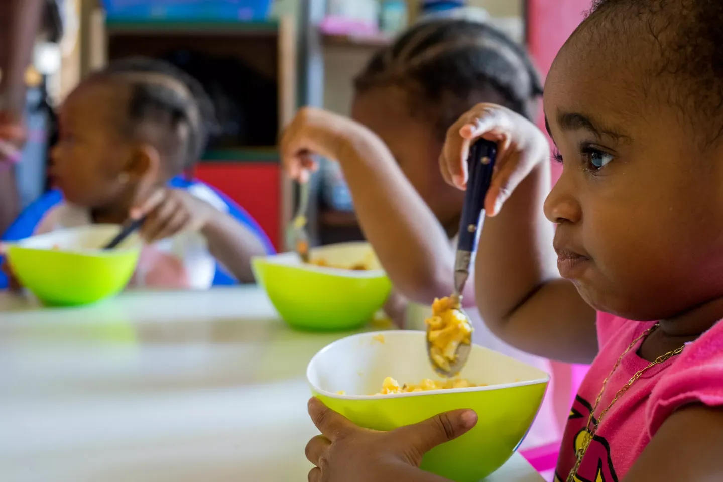 UNICEF - Prvi put u historiji više djece gojazno nego pothranjeno