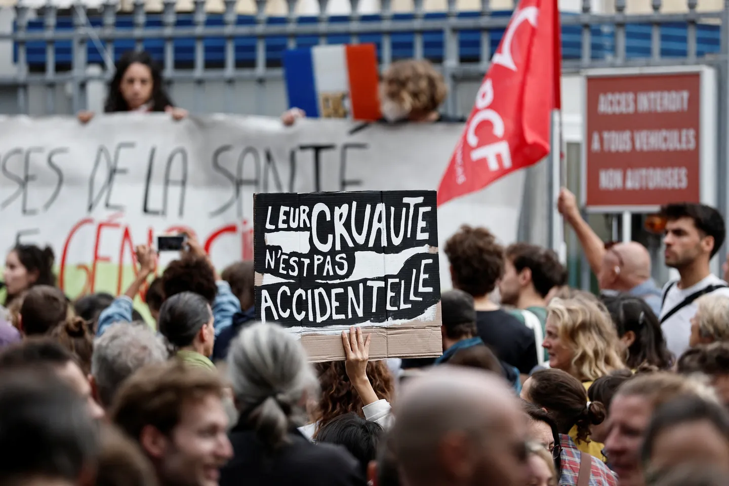 Protesta kundër politikave të Macronit në Francë