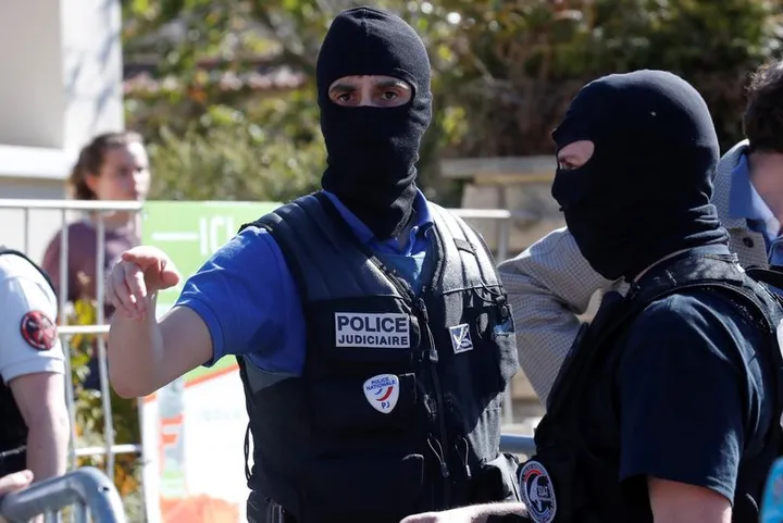 France: trois policiers condamnés pour des violences sur un homme menotté dans un commissariat