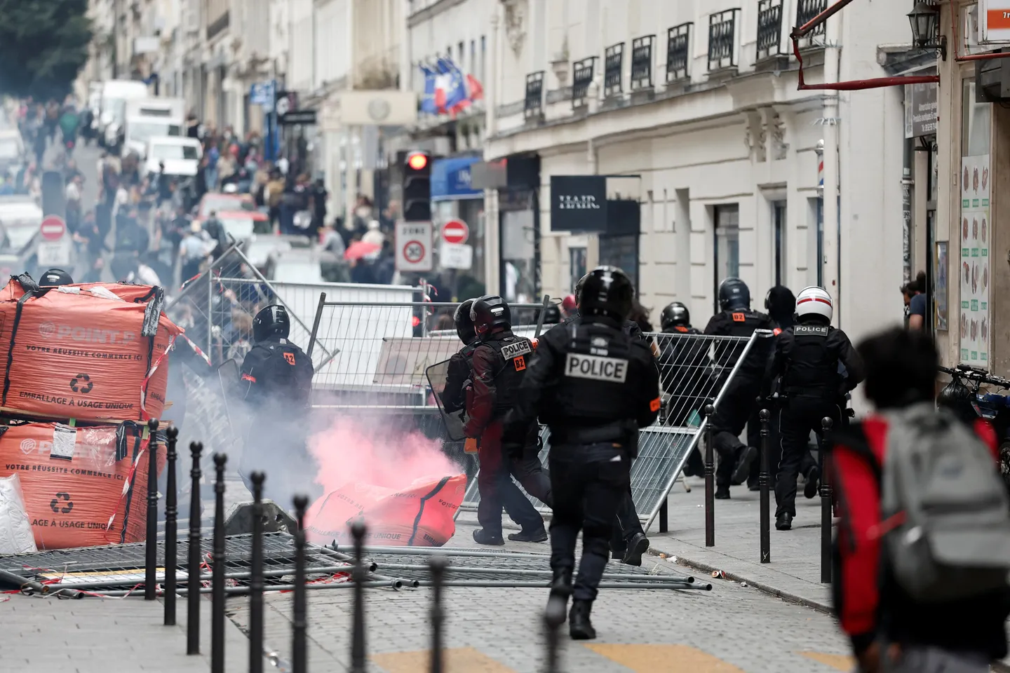 "Bloquons tout" : 430 actions et 327 interpellations en France