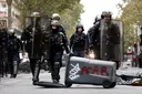 بازداشت‌های گسترده در فرانسه در اعتراضات «همه‌چیز را مسدود کنید»