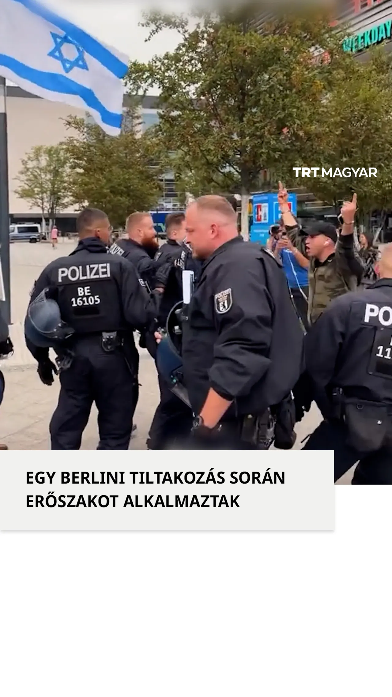 Az izraeli zászlót viselő tüntetőt védte meg a berlini rendőrség
