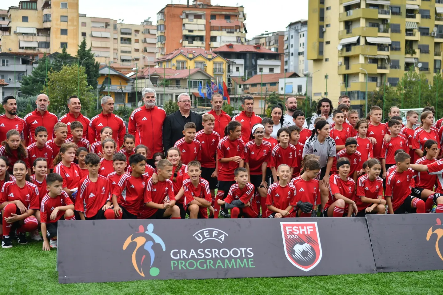 Në Tiranë mbahet festivali i futbollit për fëmijë, merr pjesë edhe kreu i UEFA-s