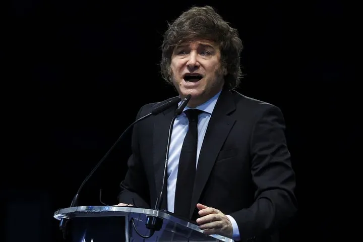 Cómo Javier Milei pasó de profesar un discurso anticorrupción a quedar envuelto en un escándalo