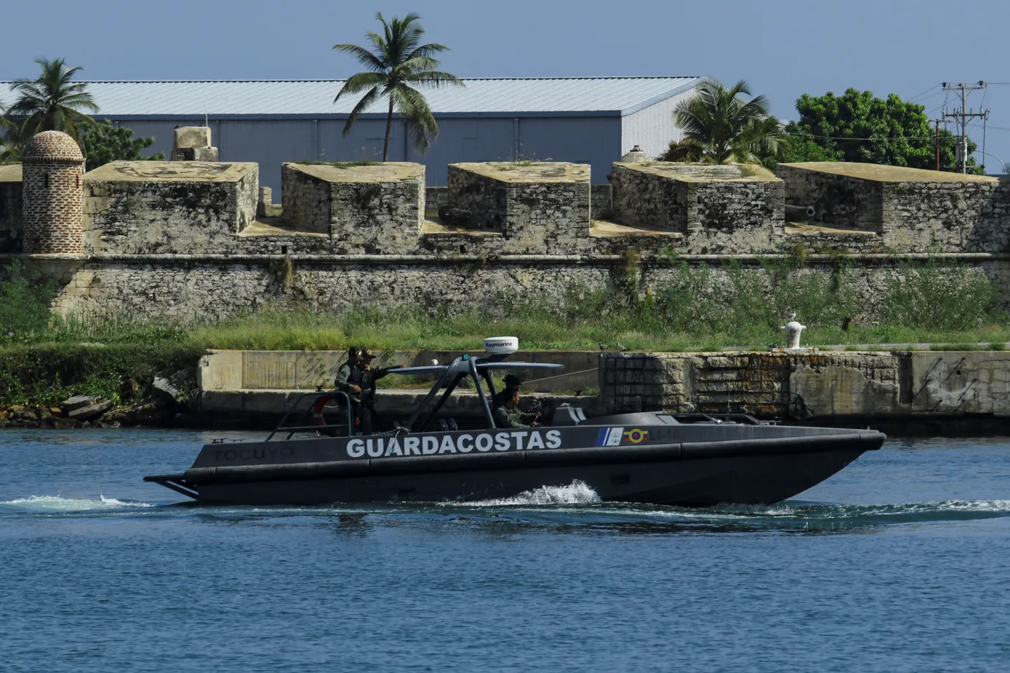 Venezuela conducts coastal drills amid US naval deployment