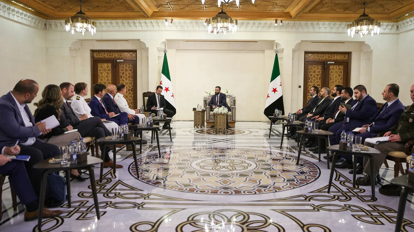 أول زيارة من نوعها.. الشرع يبحث مع قائد "سنتكوم" آفاق التعاون السياسي والعسكري