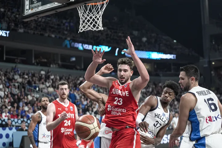 Türkiye triumph over Greece to reach EuroBasket 2025 final
