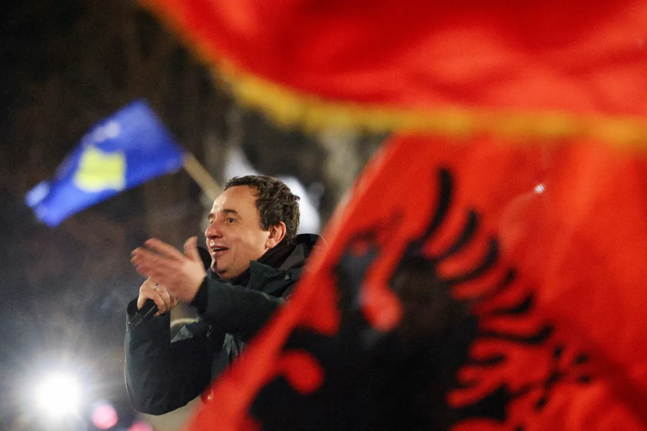 Kosovaren protesteren voor een eerlijk proces voor de voormalige president in Den Haag
