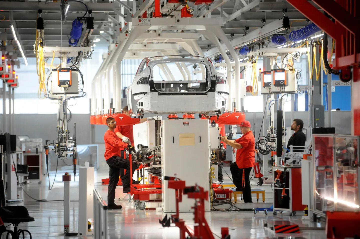 Tesla-Fabrik in Grünheide: Werksleiter sieht „positiven Trend”