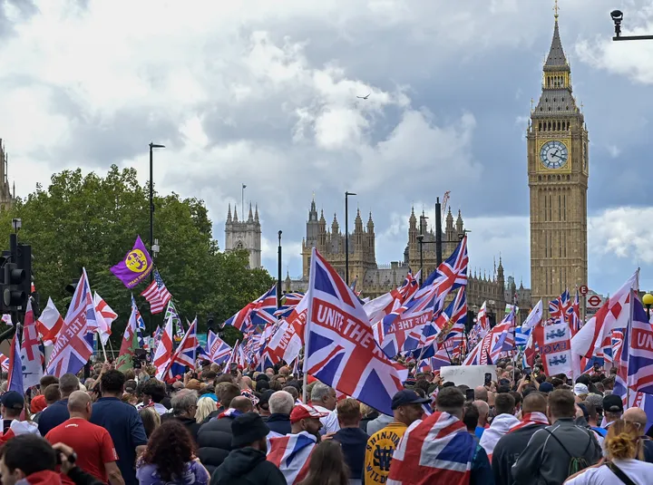 Thousands march in far-right London rally against immigration policies