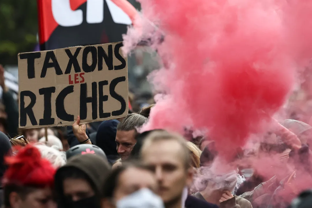 "Bloquons tout": la France sociale à la croisée des chemins
