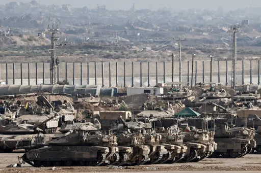 ישראל פתחה בפלישה קרקעית לעיר על רקע ביקורת מקומית ובינלאומית