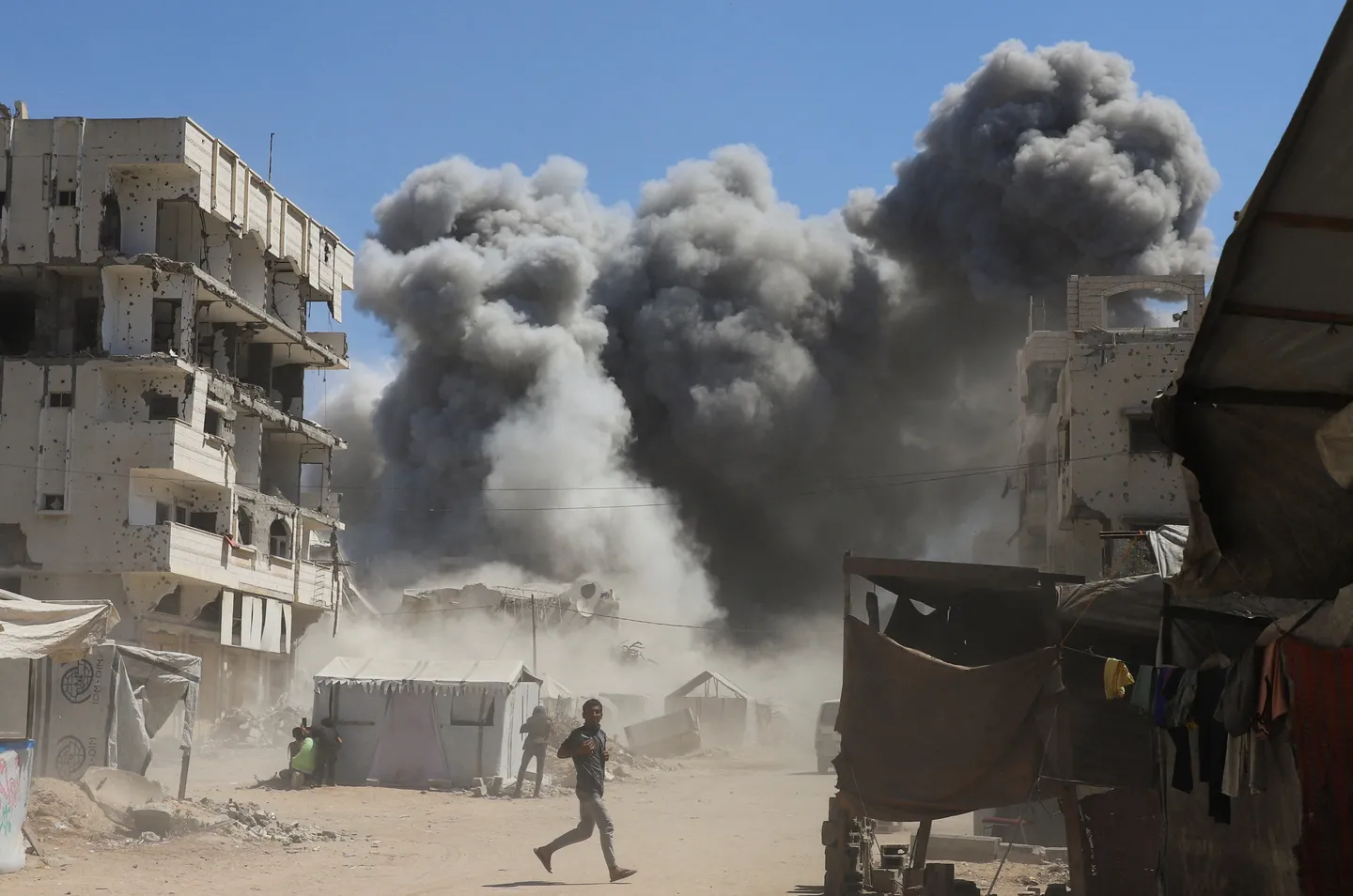 Gaza: Israël détruit une nouvelle tour résidentielle, des “bombardements systématiques”