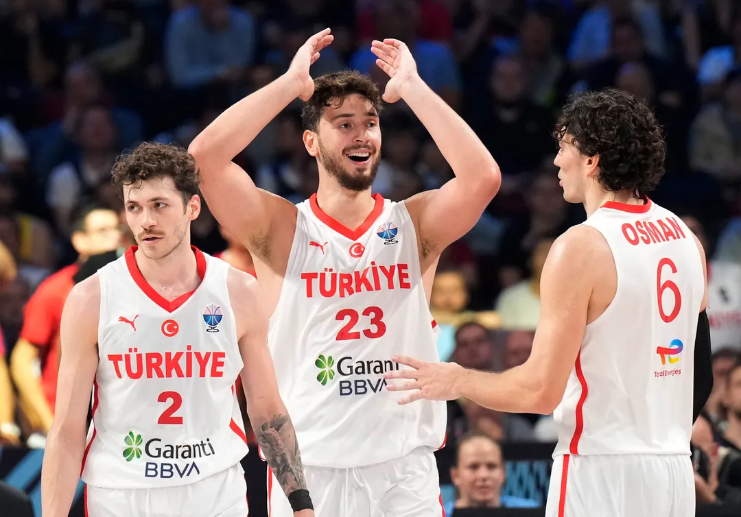 ترک مردوں کی بسکٹ بال ٹیم نے یورو بسکٹ 2025 میں نقرئی کا تمغہ حاصل کیا