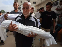 Médicos de Gaza revelam padrão perturbador de ferimentos de bala na cabeça e peito entre crianças