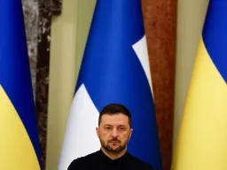 Zelensky apela aos aliados para não "procurarem desculpas" para evitar sanções à Rússia