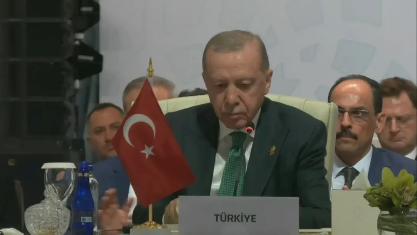 أردوغان أمام قمة الدوحة: مستعدون لمشاركة خبراتنا الدفاعية وندعو لزيادة العقوبات على إسرائيل