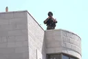 استشهاد عامل فلسطيني في الضفة.. والاحتلال يقرّر الاستيلاء على سقف المسجد الإبراهيمي