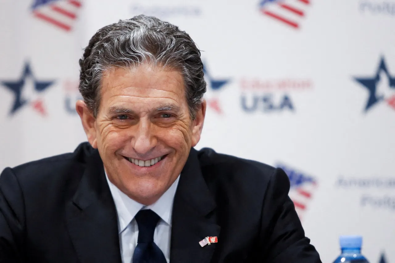 Ish-zyrtari amerikan James Rubin dëshmon në Hagë në mbrojtje të Hashim Thaçit