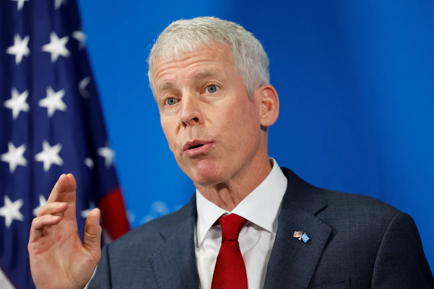 Жабылуу төртүнчү жумасына кирип АКШнын атомдук агенттиги кызматкерлерди акысыз эс алууга чыгарды