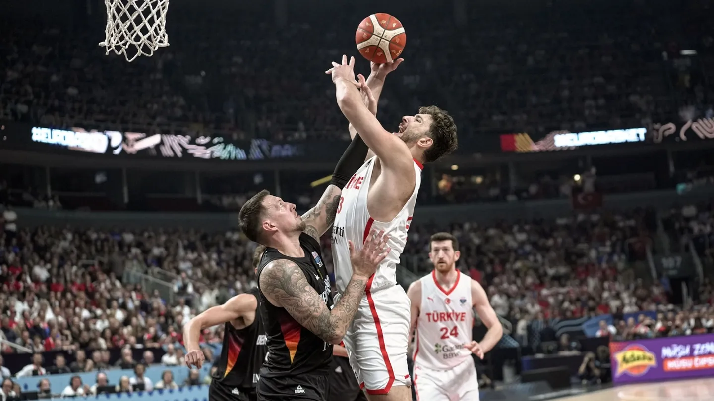 Seleção masculina de basquetebol da Türkiye conquista prata no EuroBasket 2025
