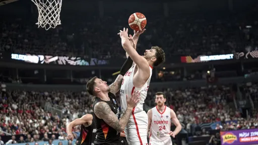 Түркиянын эркектер баскетбол командасы EuroBasket 2025 мелдешинде күмүш медалга ээ болду