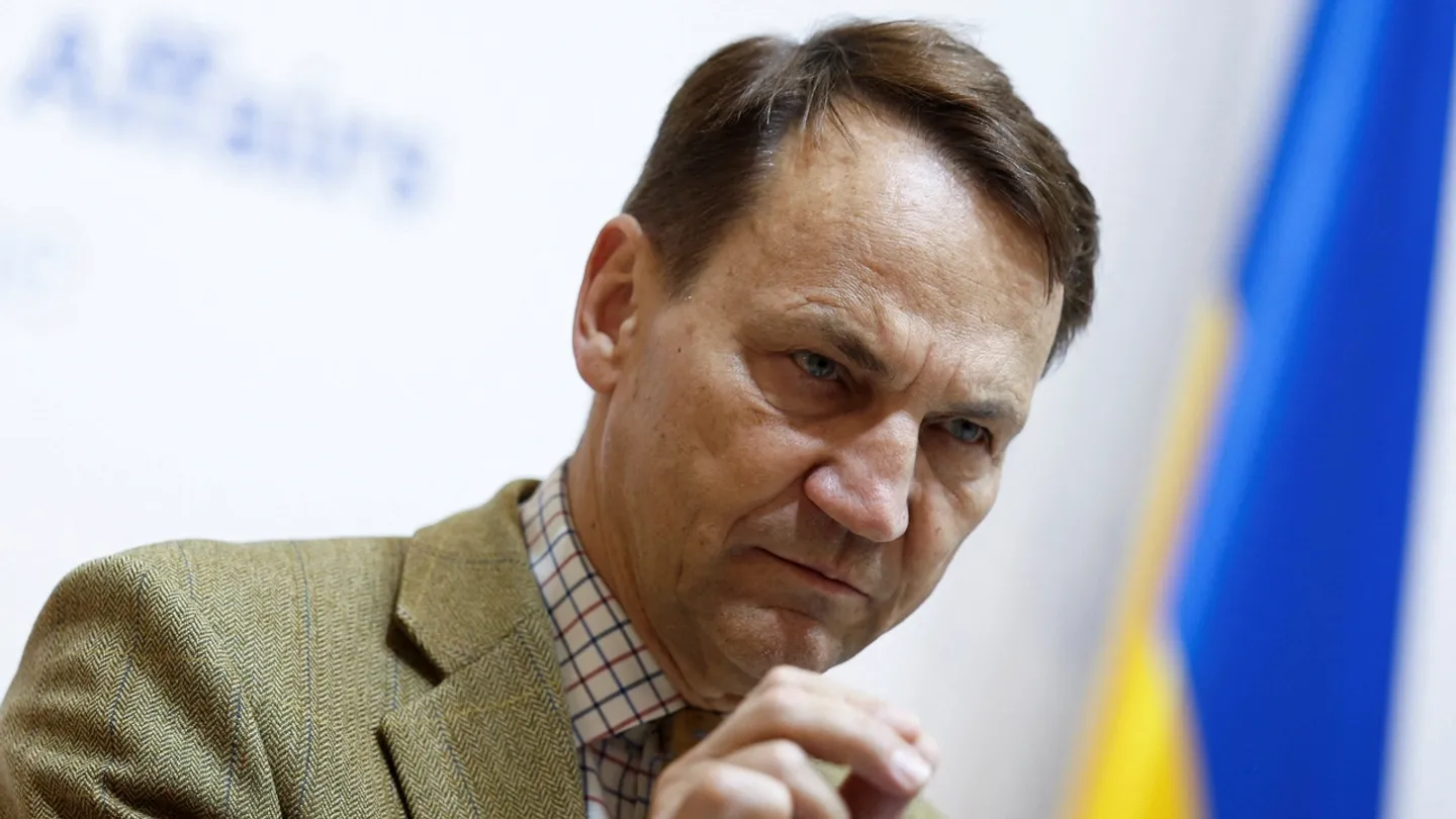 Польшанын тышкы иштер министри: Орусия НАТОну учкучсуз учуучу аппараттар ​​менен сынап жатат