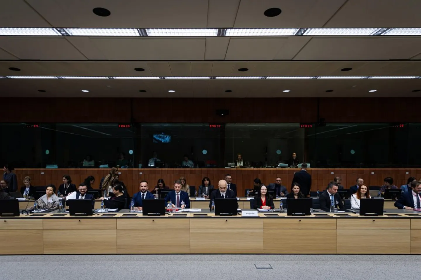 Mbahet Konferenca e 6-të Ndërqeveritare Shqipëri-BE, hapen k​​atër kapituj të tjerë të negociatave