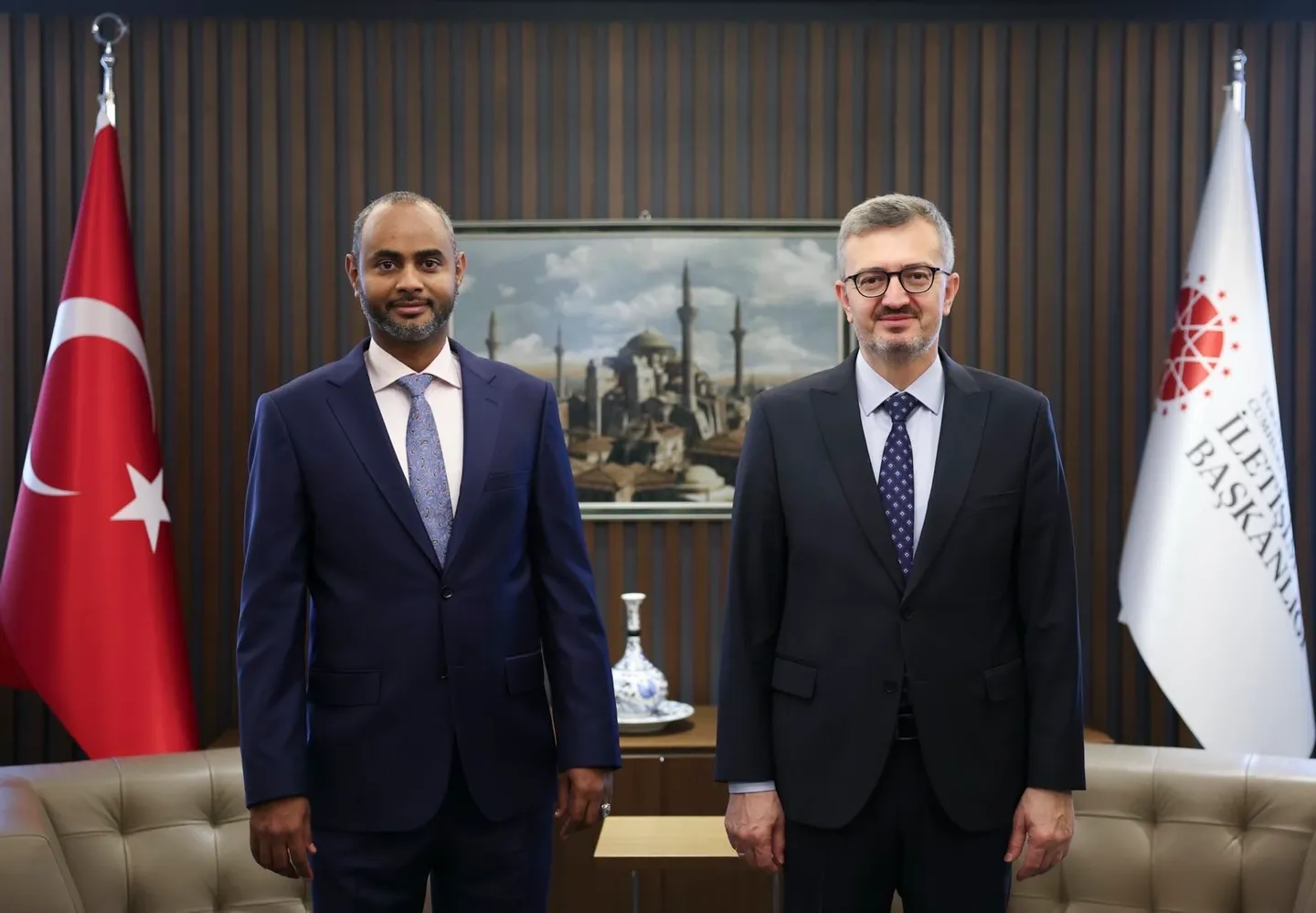 رئيس دائرة الاتصال في الرئاسة التركية يبحث مع وزير النقل البحري الصومالي تعزيز التعاون الاستراتيجي