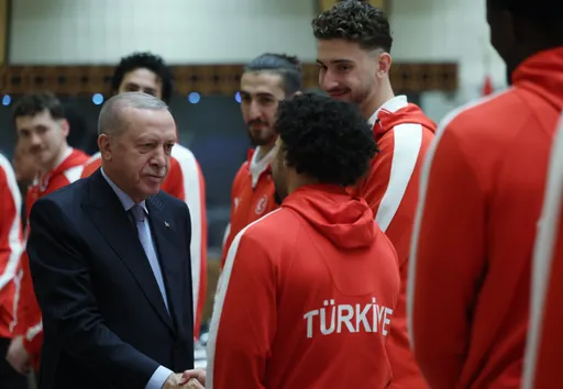 رئیس‌جمهور اردوغان از موفقیت تاریخی تیم‌های ملی بسکتبال و والیبال ترکیه تقدیر کرد
