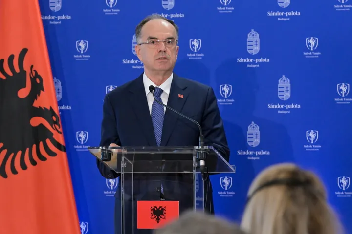 Begaj takon kryeministrin hungarez: Anëtarësim i Ballkanit në BE forcon sigurinë e përbashkët