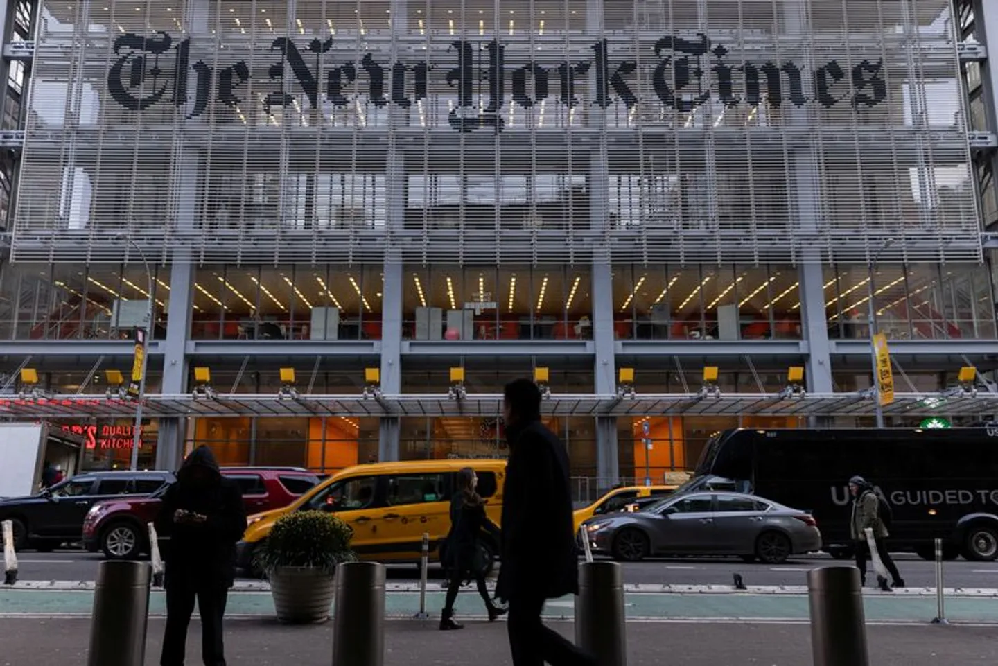 Plus de 300 auteurs et personnalités boycottent le New York Times pour sa couverture de Gaza