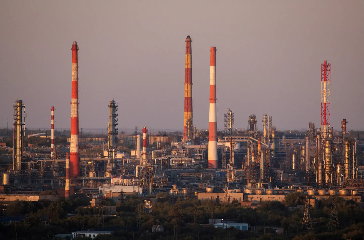 Атаки дронов обрушили топливный рынок России