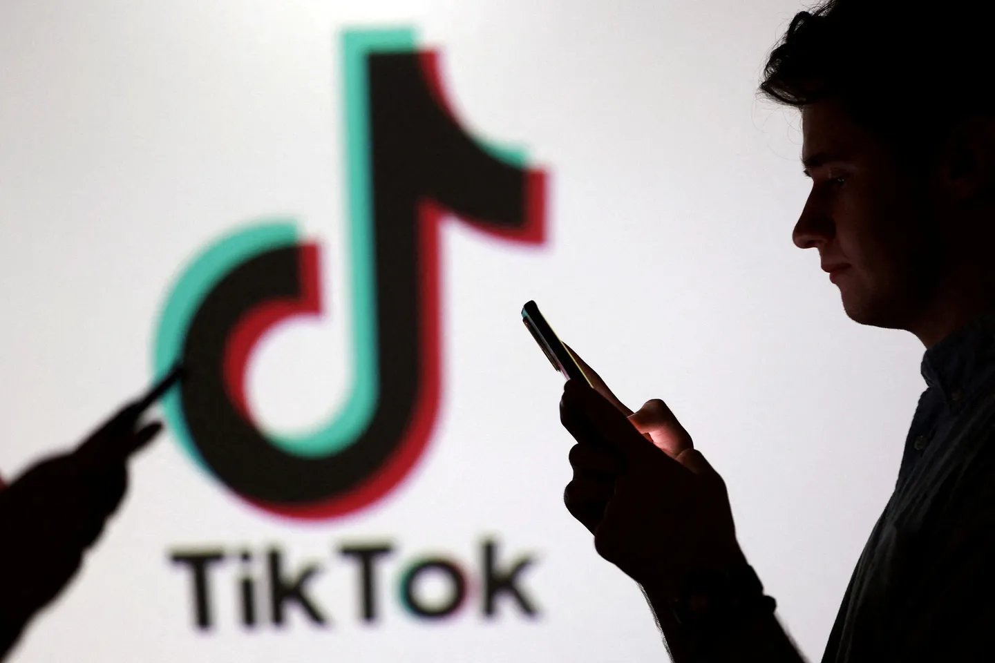 Indonesia menangguhkan lisensi TikTok karena gagal berbagi data