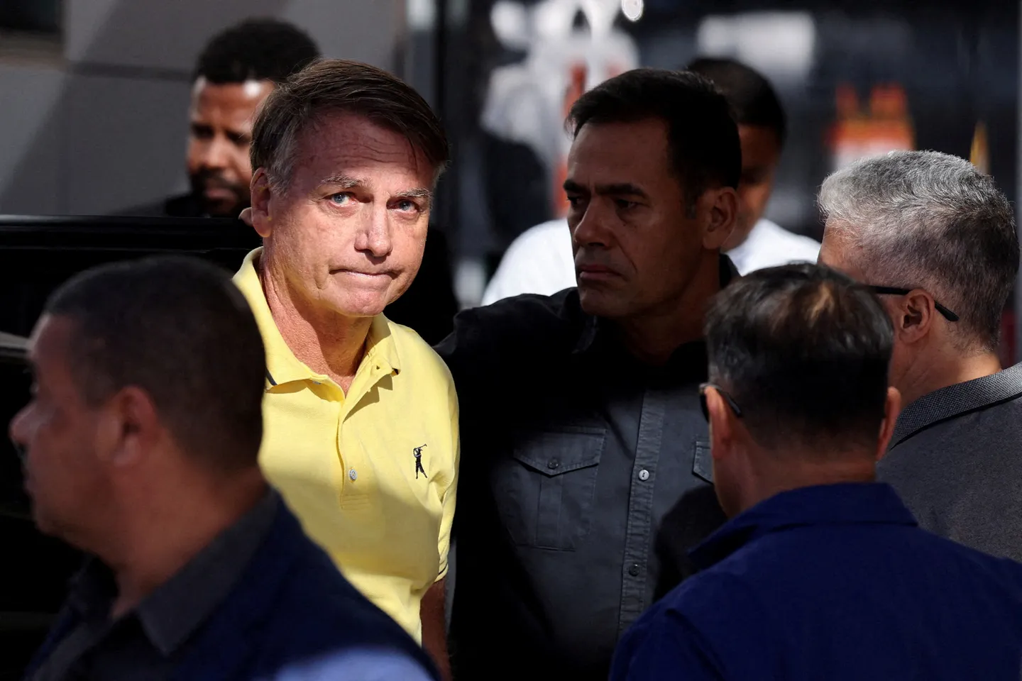 Bolsonaro é hospitalizado pela segunda vez desde a sua condenação no julgamento por golpe de Estado