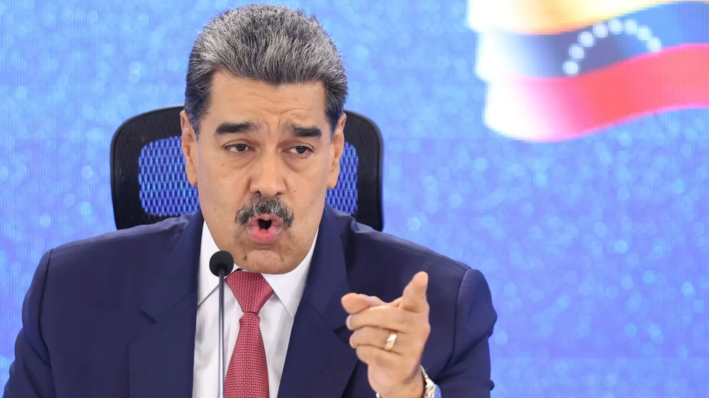 Venezuela pronta para a “luta armada” contra os EUA enquanto Maduro mobiliza 2,5 milhões de soldados