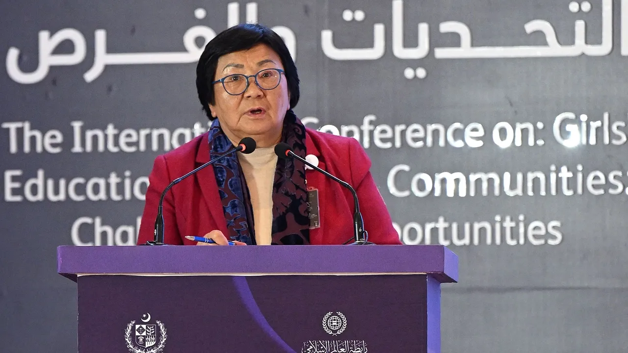 پایان مأموریت اوتونبایوا در افغانستان؛ سخنگوی اداره طالبان خواستار تعامل برابر جامعه جهانی شد