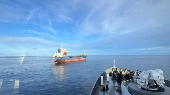 Bakamla RI periksa kapal Vietnam yang lego jangkar di Selat Malaka