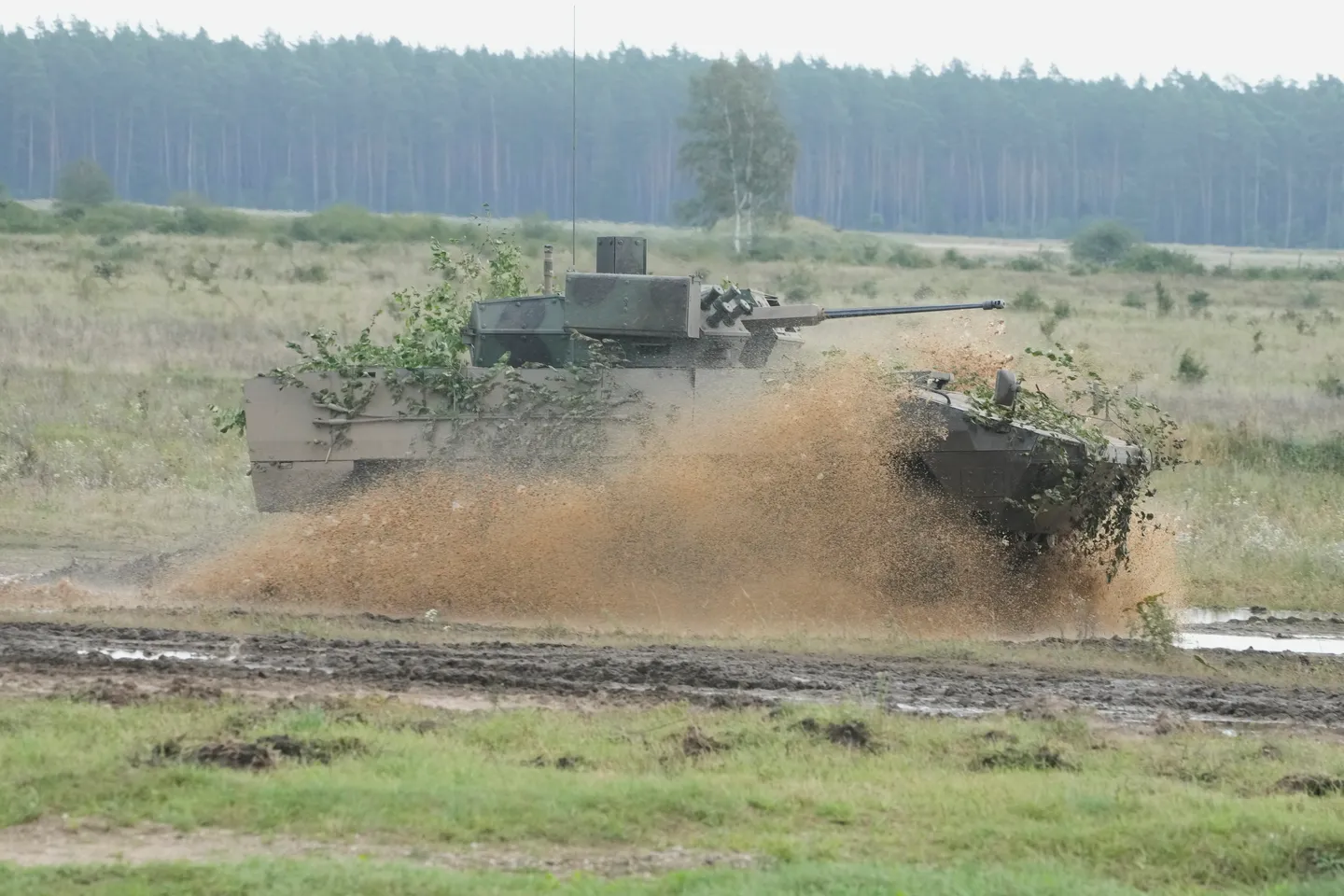 ناټو او پولنډ د روسیې پولې ته نږدې د زیاتیدونکي تاوتریخوالي په منځ کې لوی پوځي تمرینونه پیل کړل