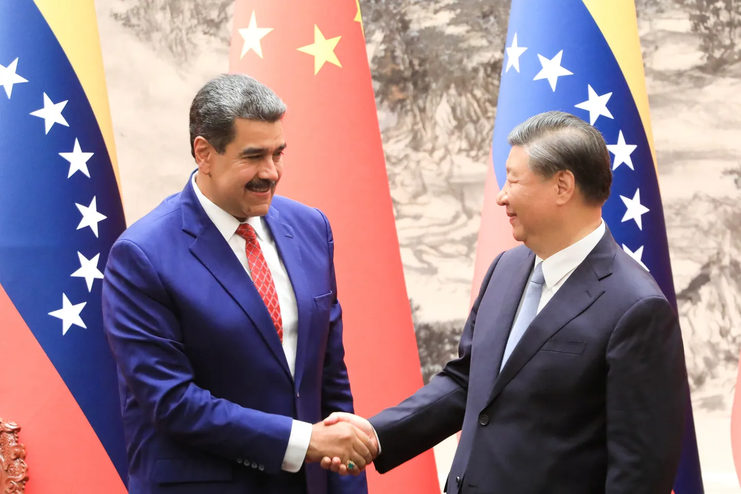 Venezuela refuerza su alianza con China ante “acciones hostiles” de EE.UU. en el Caribe